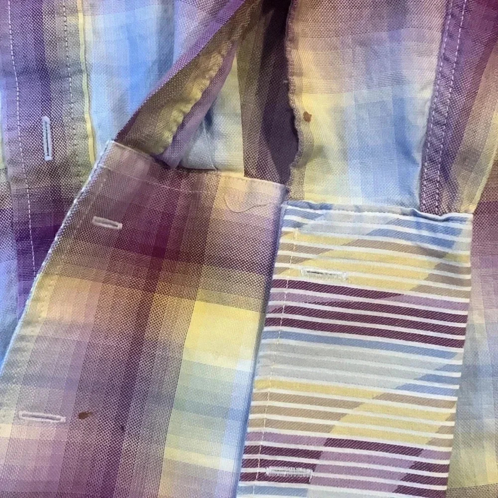 Bugatchi uowo button down size Medium - image 6